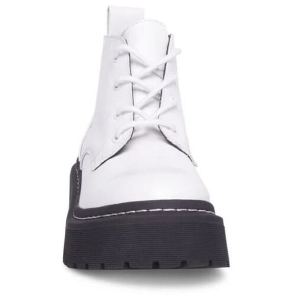 NWB Steve Madden Women's Larkin White Leather Lace up Boot - Multiple Sizes - Picture 4 of 17